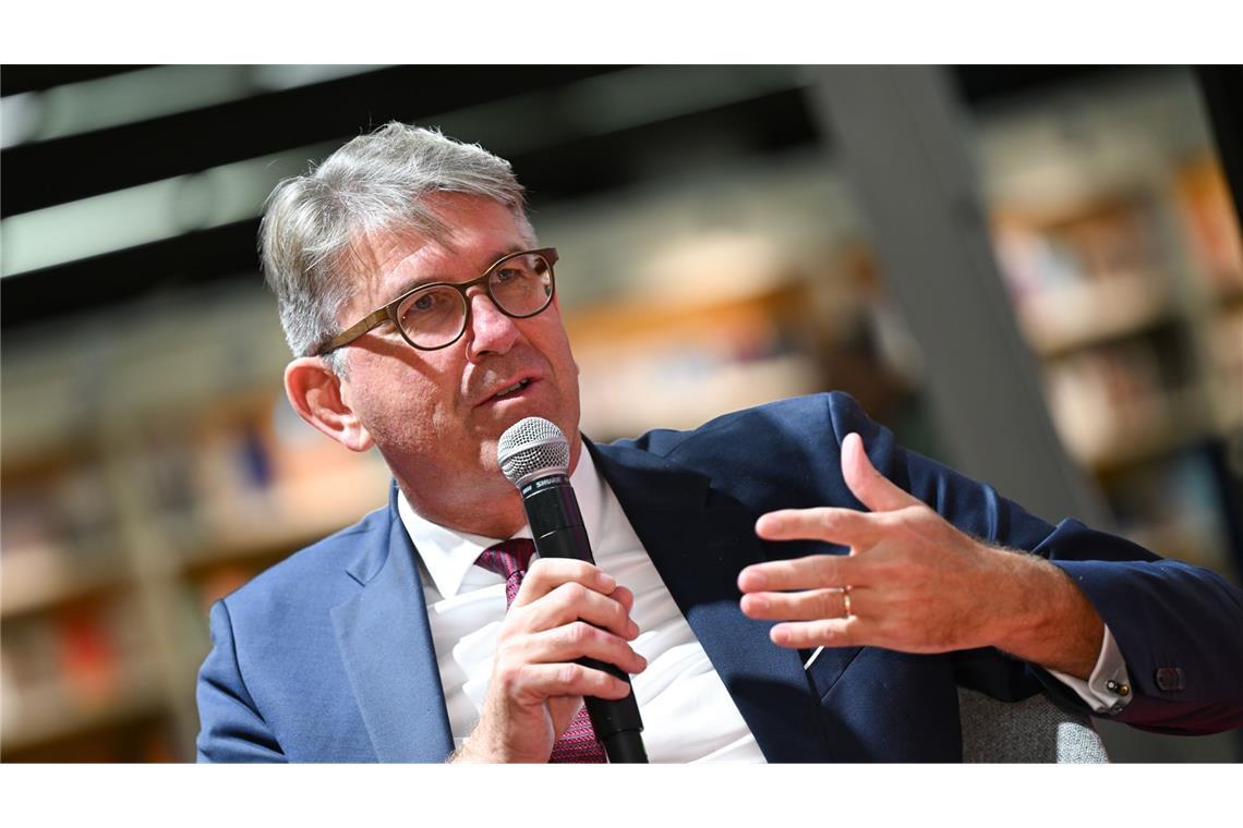 Der parteilose Weimer wurde von Friedrich Merz als Staatsminister ins Kanzleramt berufen und gibt sich konservativ – auch Weidel-Texte weiß er offenbar zu schätzen.