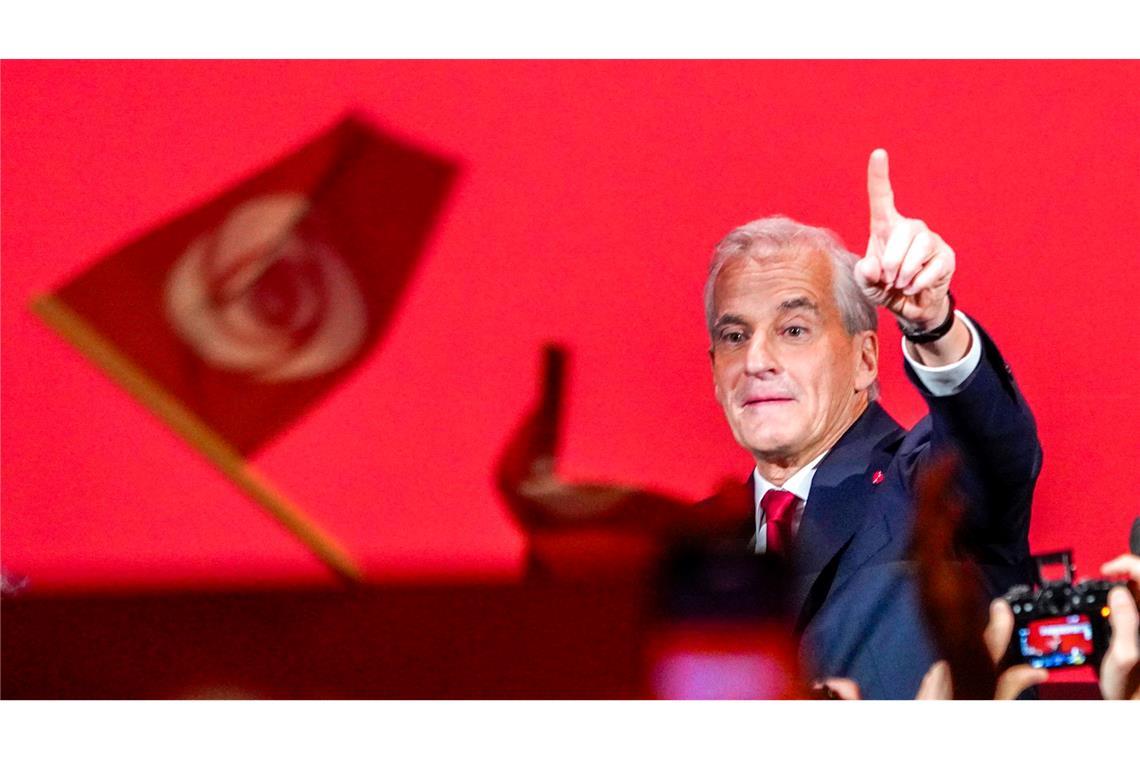Der Parteivorsitzende Jonas Gahr Støre während der Wahlabendveranstaltung der Arbeiterpartei im Volkshaus in Oslo anlässlich der Parlamentswahlen in Norwegen.