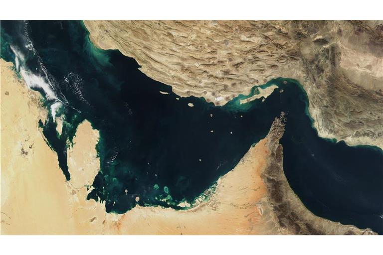 Der Persische Golf, die Straße von Hormus und der Golf von Oman in einer undatierten, von der NASA zur Verfügung gestellten, Satellitenaufnahme. (zu dpa: «Revolutionsgarden: Öltanker in Straße von Hormus explodiert»)