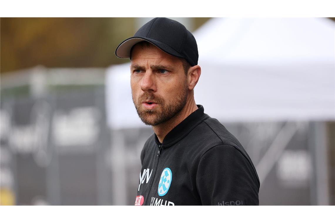 Der positive Jahresabschluss stärkte auch Trainer Marco Wildersinn. Nach eingehender Analyse wurde entschieden, dass er auch nach der Winterpause die Kommandos bei den Blauen gibt. Dass allerdings sein am Saisonende auslaufender Vertrag verlängert wird – damit rechnen die allerwenigsten.