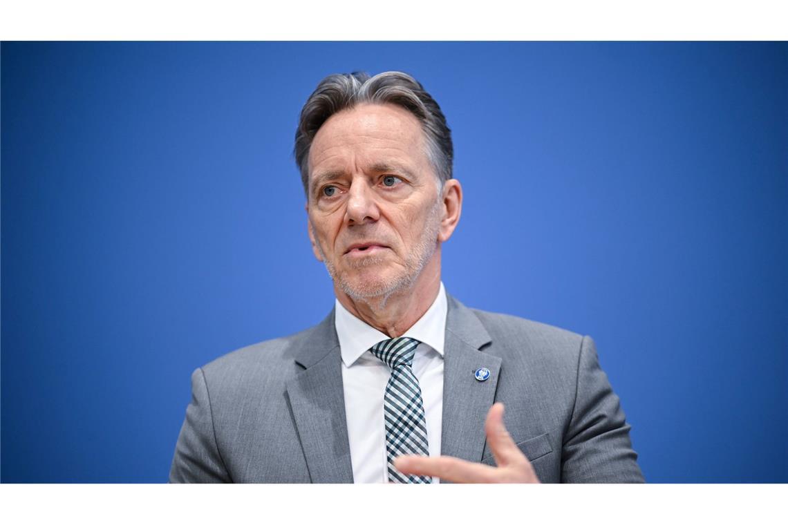Der Präsident des Bundeskriminalamts, Holger Münch, appelliert an die Innenministerkonferenz, sich mit Blick auf die Landtagswahlen im kommenden Jahr mit der Frage zu beschäftigen, wer Zugang zu welchen Daten der Sicherheitsbehörden hat. (Archivbild)