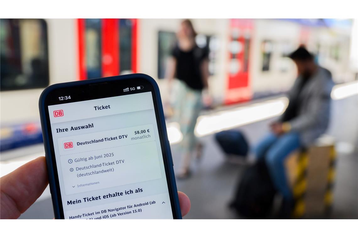 Beim Deutschlandticket droht erneut Unsicherheit Der Preis des Deutschlandtickets stieg 2025 kräftig. (Illustration)