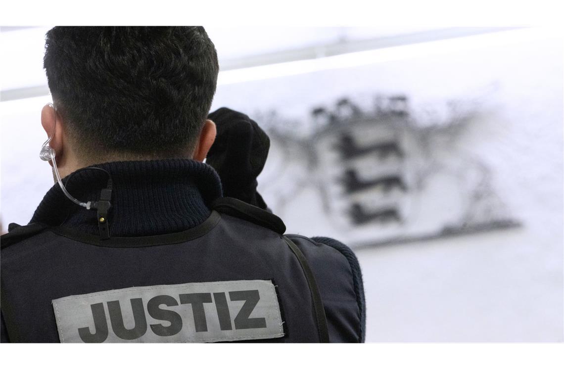 Nach Messerangriff auf Kunden: Tankstellenmitarbeiter vor Gericht Der Prozess vor dem örtlichen Landgericht Waldshut-Tiengen soll bis Mitte Oktober dauern. (Symbolbild)