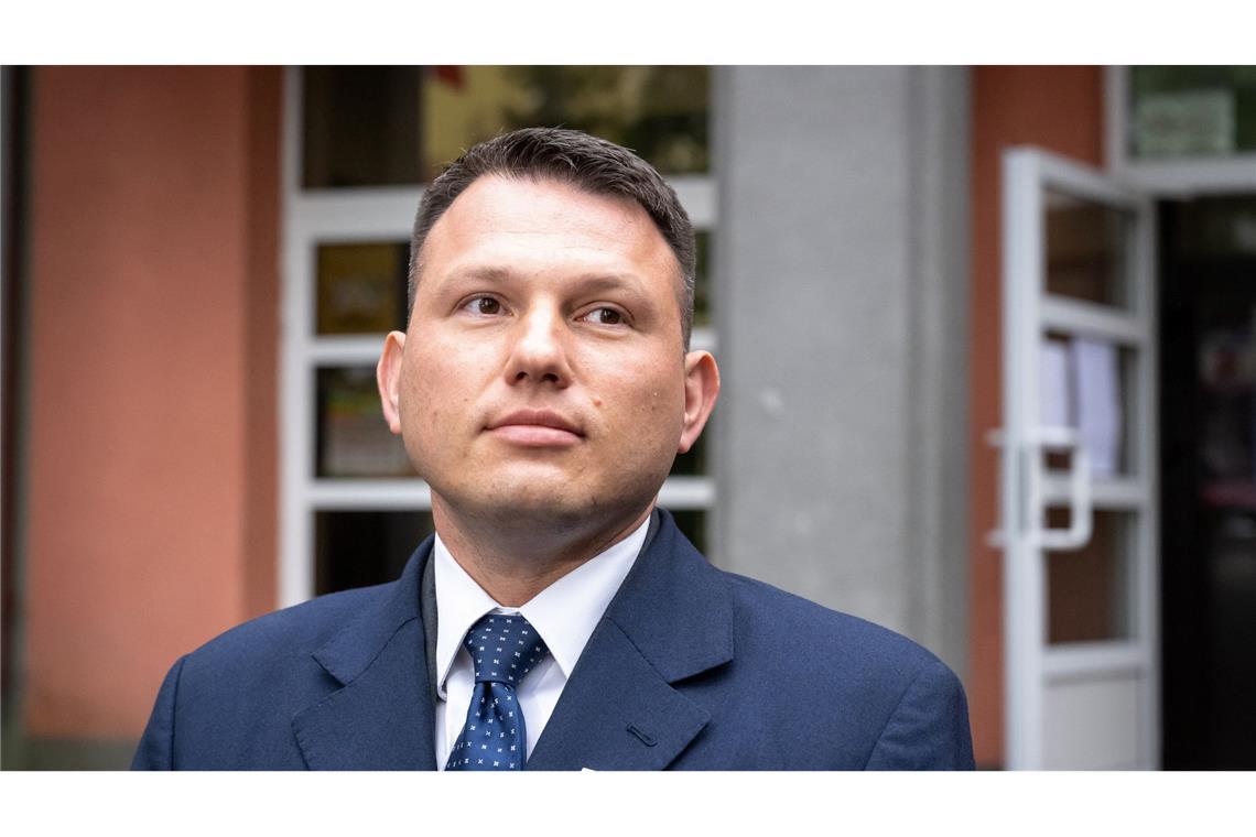 Rechtsradikaler stellt vor Stichwahl in Polen Bedingungen Der rechtsradikale polnische Präsidentschaftskandidat Slawomir Mentzen, der als Drittplatzierter nach der ersten Wahlrunde ausgeschieden ist, will Einfluss auf die Stichwahl nehmen. (Archivbild)