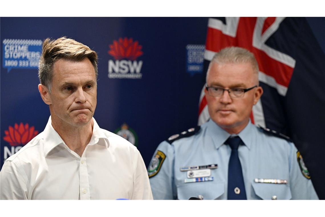 Der Regierungschef der Region New South Wales, Chris Minns (links), sprach von gezielter Gewalt gegen Juden.