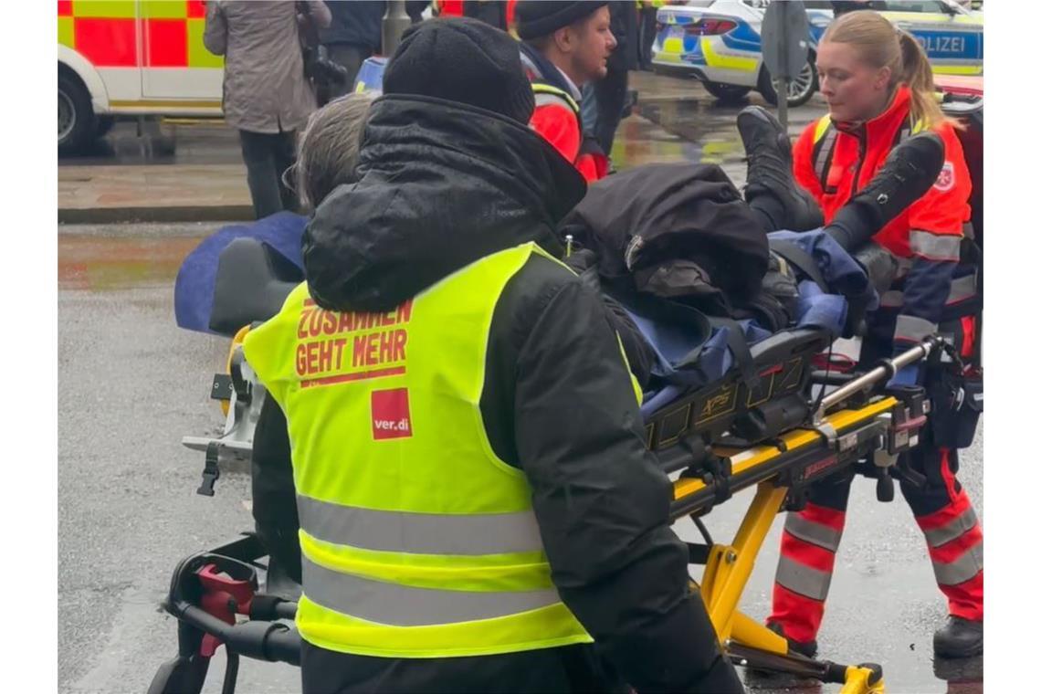 Mutter und Tochter nach Anschlag gestorben Der Rettungsdienst ist am Donnerstag im Großeinsatz in München.