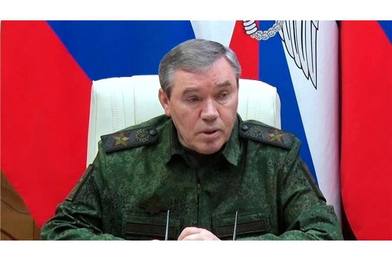 Der russische Generalstabschef Waleri Gerassimow kündigt Angriffe gegen die Ukraine auf gesamter Front bis Herbst an.