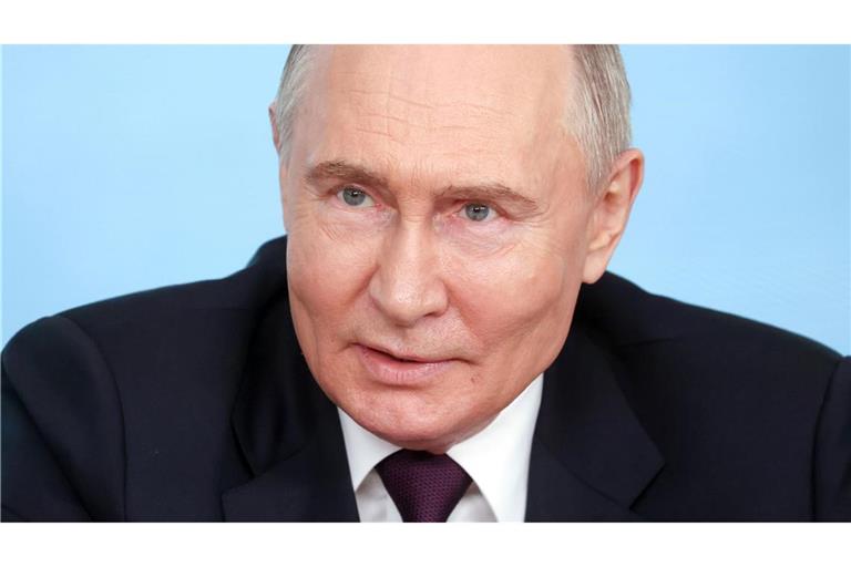 Der russische Präsident Wladimir Putin antwortet auf Fragen von Vertretern von Weltnachrichtenagenturen. (Archivbild)