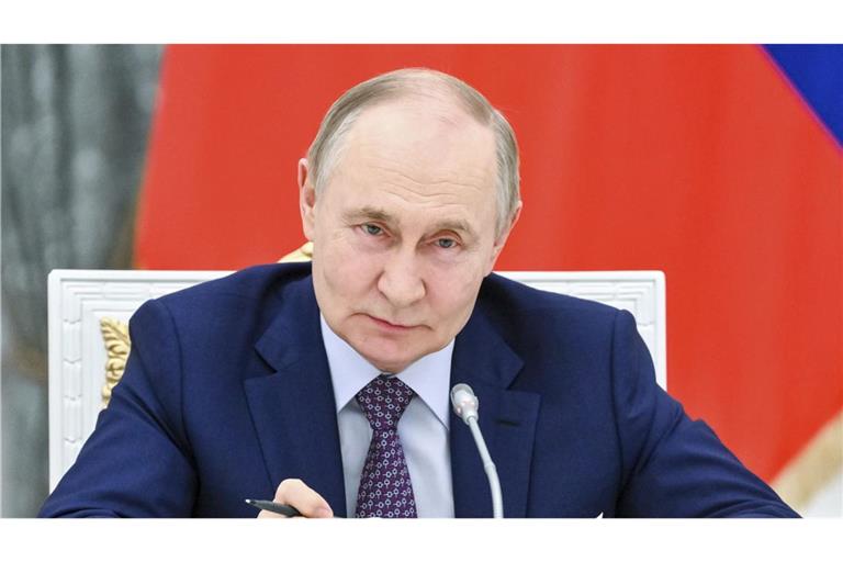 Der russische Präsident Wladimir Putin hat in Moskau mit US-Vertretern über ein mögliches Ende des Ukraine-Kriegs verhandelt.