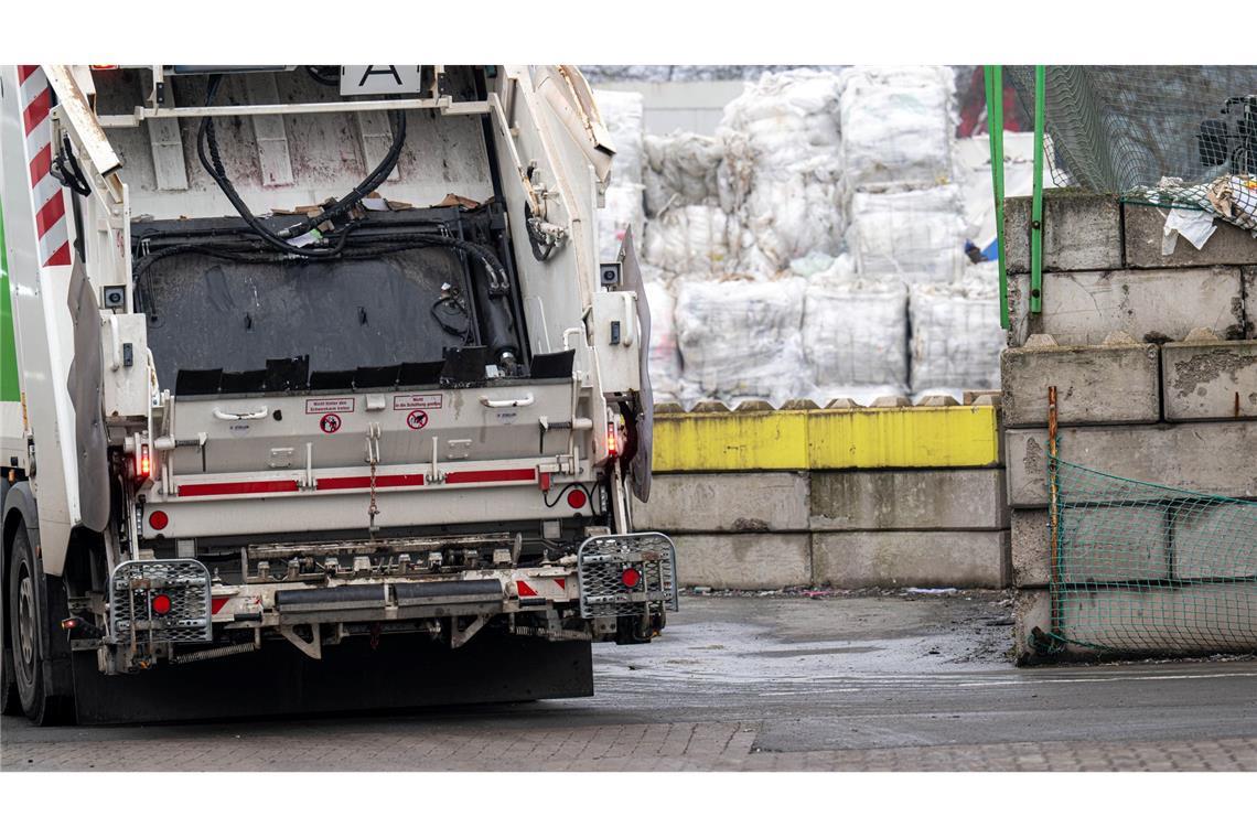 Der Säugling wurde im Müll gefunden.