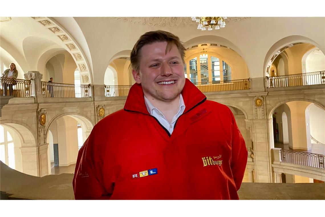 Der Satiriker Sebastian Hotz alias El Hotzo im Kammergericht.