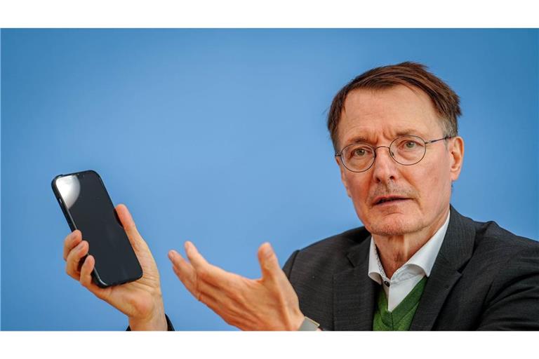 Der scheidende Bundesgesundheitsminister Karl Lauterbach hat bestätigt, dass nach dem bundesweiten Start der neuen elektronischen Patientenakte (ePA) eine neue Sicherheitslücke entdeckt worden ist.