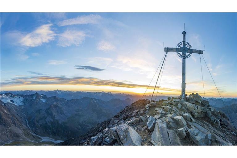 Der Schrankogel ist mit knapp 3500 Metern Höhe der zweithöchste Berg in den Stubaier Alpen (Archivbild).