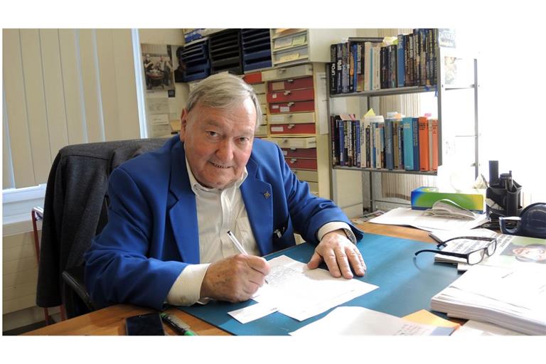Der Schweizer Bestseller-Autor Erich von Däniken in seiner Schreib- und Forschungswerkstatt in Interlaken.
