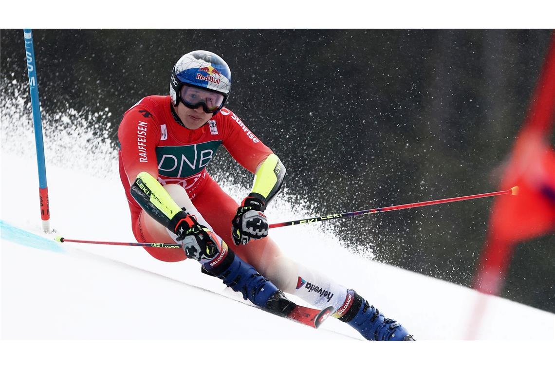 Der Schweizer Superstar Marco Odermatt patzt im finalen Riesenslalom der Saison.