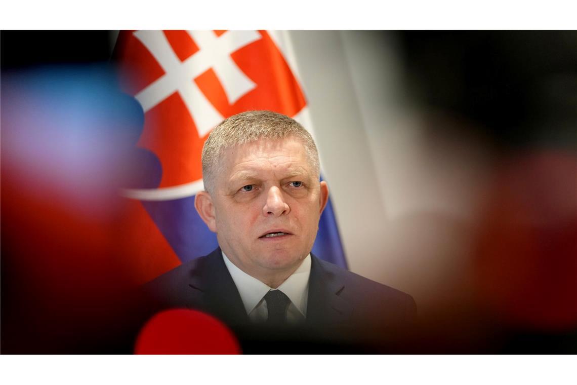 Der slowakische Ministerpräsident Robert Fico droht mit einem Veto gegen das geplante 18. EU-Sanktionspaket gegen Russland. (Archivbild)
