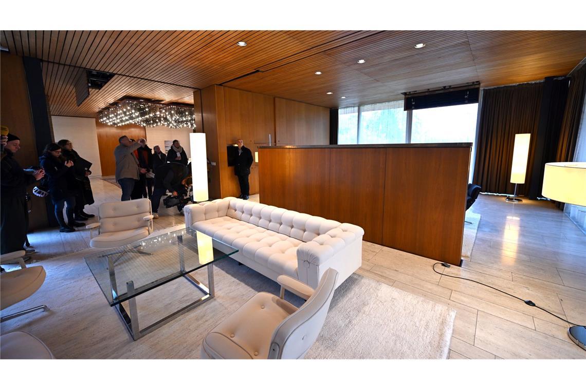 Der sogenannte Kanzlerbungalow ist nach Abschluss der Brandschutz- und Sanierungsarbeiten wieder für die Öffentlichkeit zugänglich.