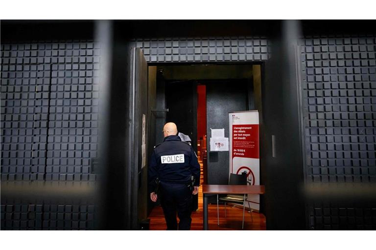 Der sogenannte Maskenmann hat vor Gericht in Frankreich bestritten, den kleinen Jonathan getötet zu haben. (Archivbild)