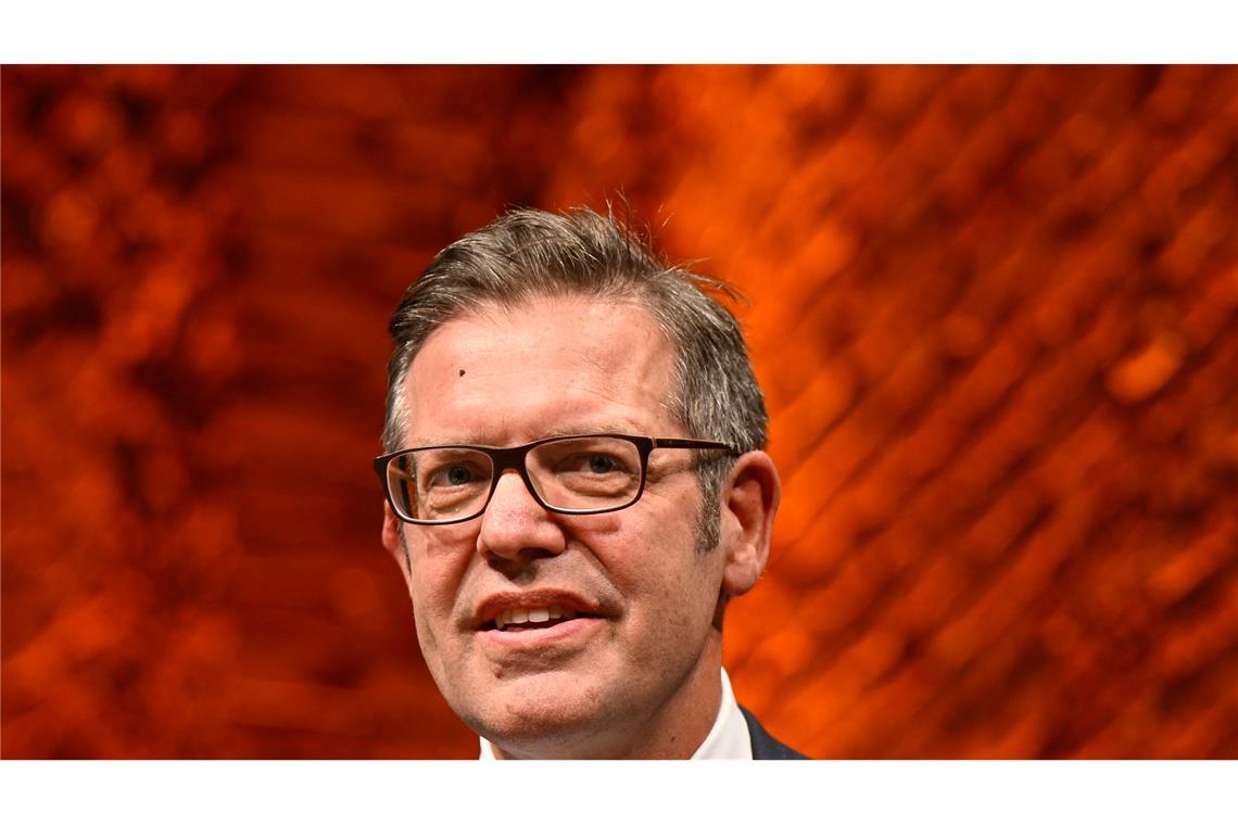 Der Soziologe Steffen Mau bezweifelt aufgrund vorliegender Zahlen, dass die Kölner Silvesternacht das sofortige Ende der deutschen Willkommenskultur bedeutete. (Archivbild)