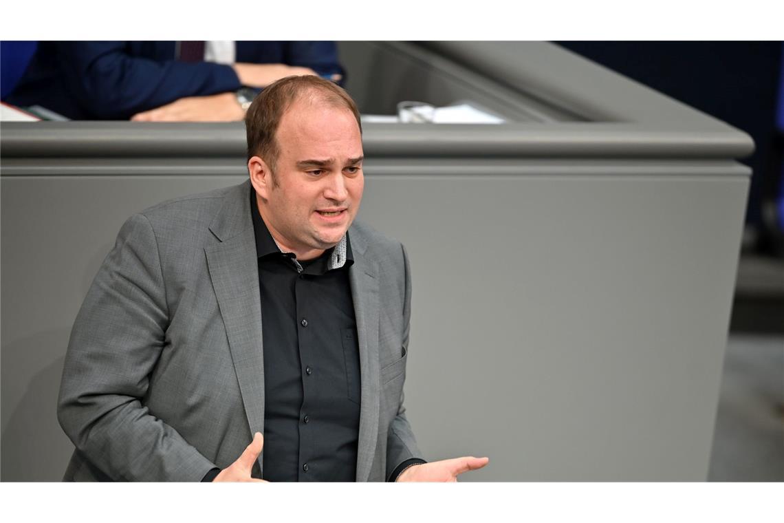 Anzahl der Post-Beschwerden steigt auf Höchstwert Der SPD-Bundestagsabgeordnete Sebastian Roloff warnt vor möglichen Folgen des Personalabbaus bei der Post.