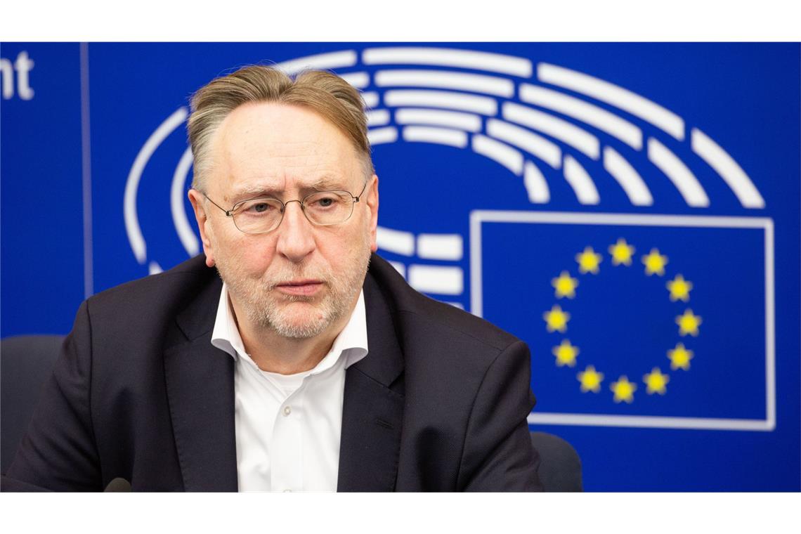 Der SPD-Europaabgeordnete Bernd Lange hat den Zoll-Deal mit den USA für das Europaparlament maßgeblich mitverhandelt. Nach der EU-Einigung ist er erleichtert, aber nicht zufrieden.