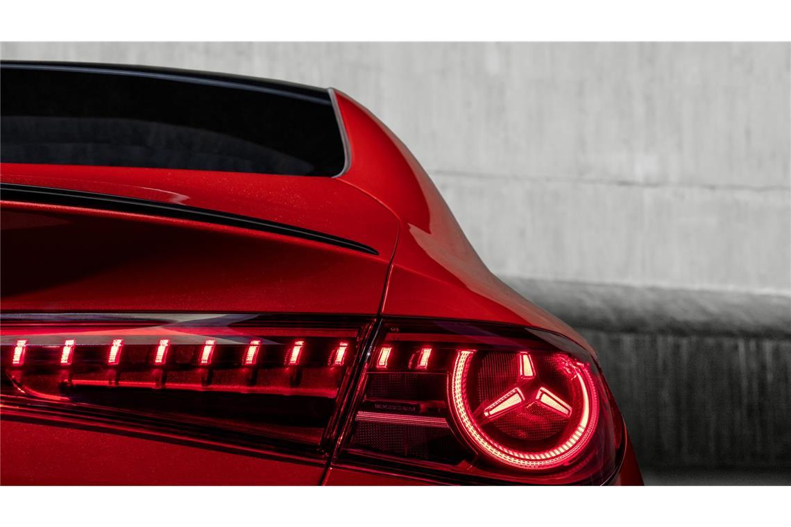Der CLA – so sieht das Superheldenauto aus, das Mercedes aus der Krise holen soll Der Stern ist bei diesem Auto omnipräsent: Auch die Rückleuchten haben diese Form.