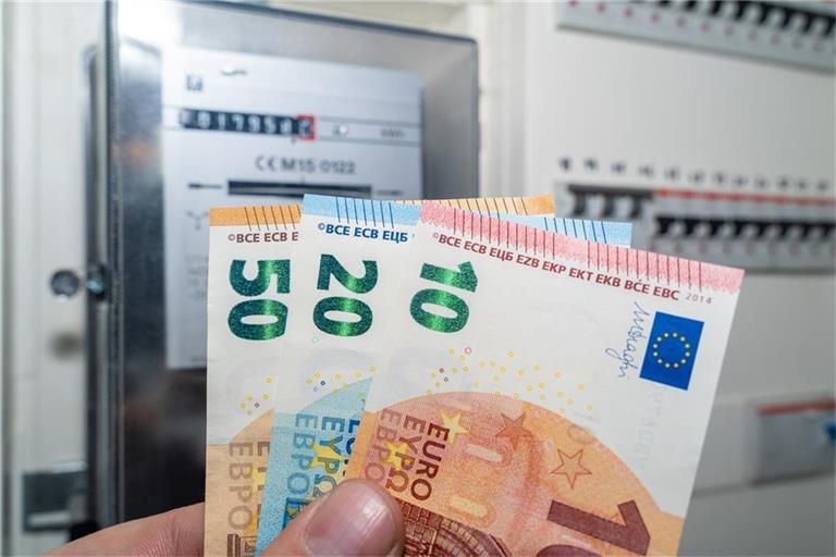 Der Strompreis sinkt im nächsten Jahr für Verbraucher.