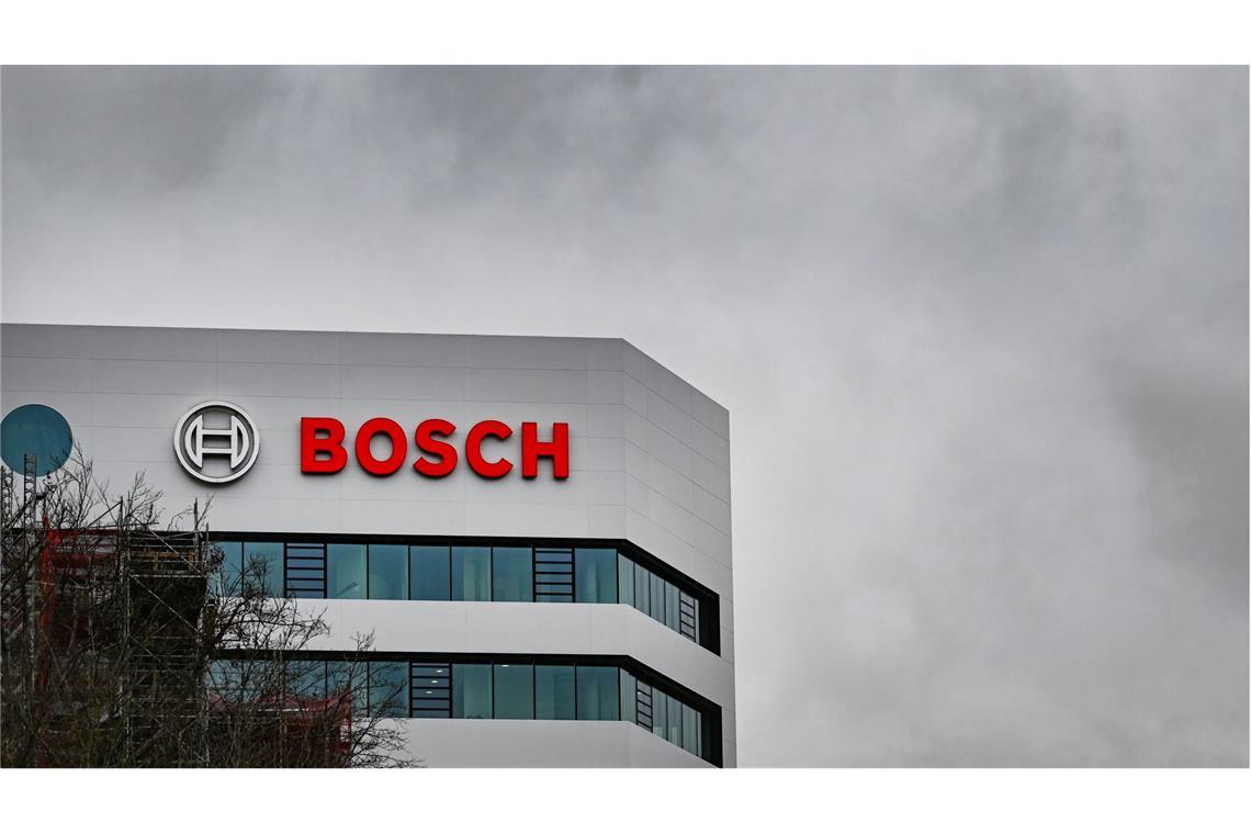 Bosch ordnet Geschäft rund um Wasserstoff neu Der Stuttgarter Technologiekonzern Bosch ordnet sein Geschäft rund um Wasserstoff neu.