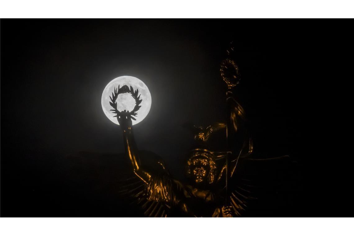 Der Supermond über Berlin