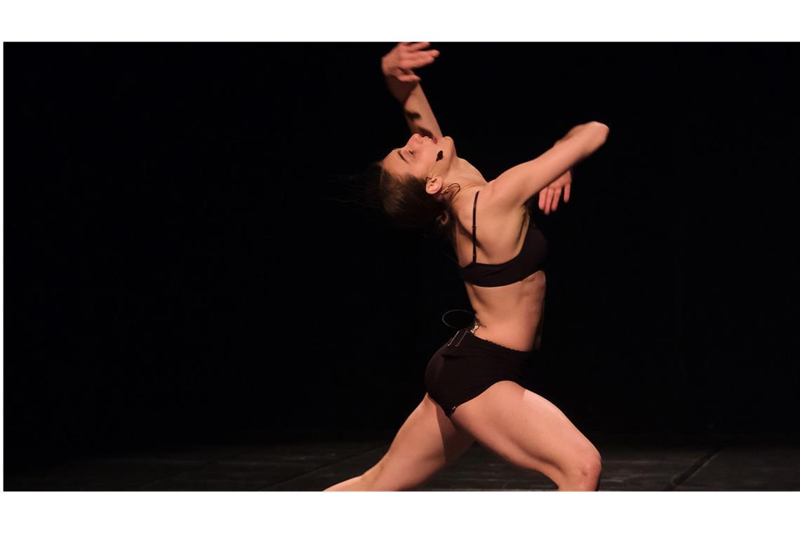 Internationale Tanzschaffende in Höchstform Der Tanz der Kanadierin Béatrice Larrivée hat die Jury überzeugt.