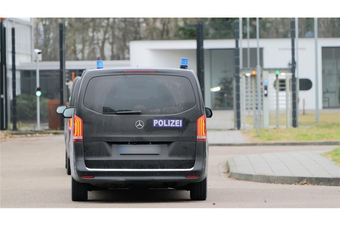 Der Tatverdächtige wurde zur Haftvorführung in den Bundesgerichtshof gebracht.