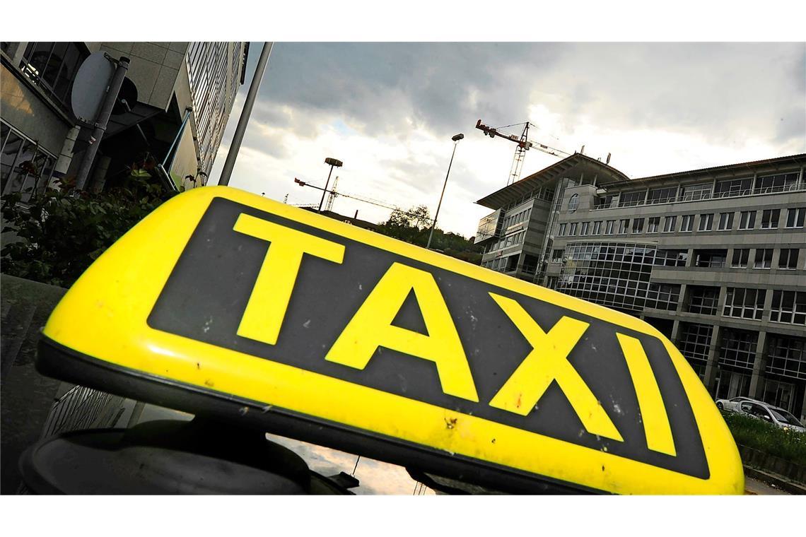 Taxiunternehmer unterschlägt 440.000 Euro – Bewährungsstrafe Der Taxiunternehmer wurde zu einer Bewährungsstrafe verurteilt. (Symbolbild)