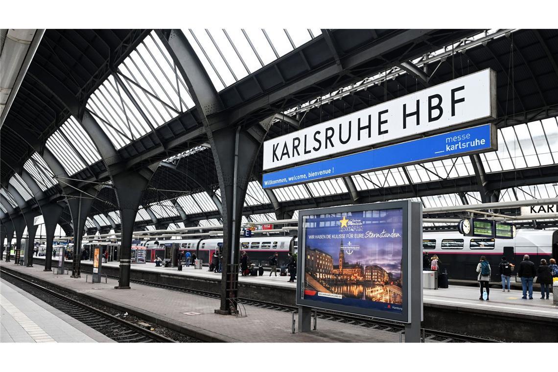 Der tödliche Unfall passierte am Karlsruher Hauptbahnhof. (Archivbild)