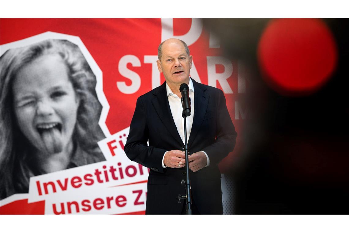 Scholz warnt vor Merz' Stahl-Kurs Der traditionelle Besuch beim DGB ist für den Kanzler schon etwas wie ein Heimspiel.