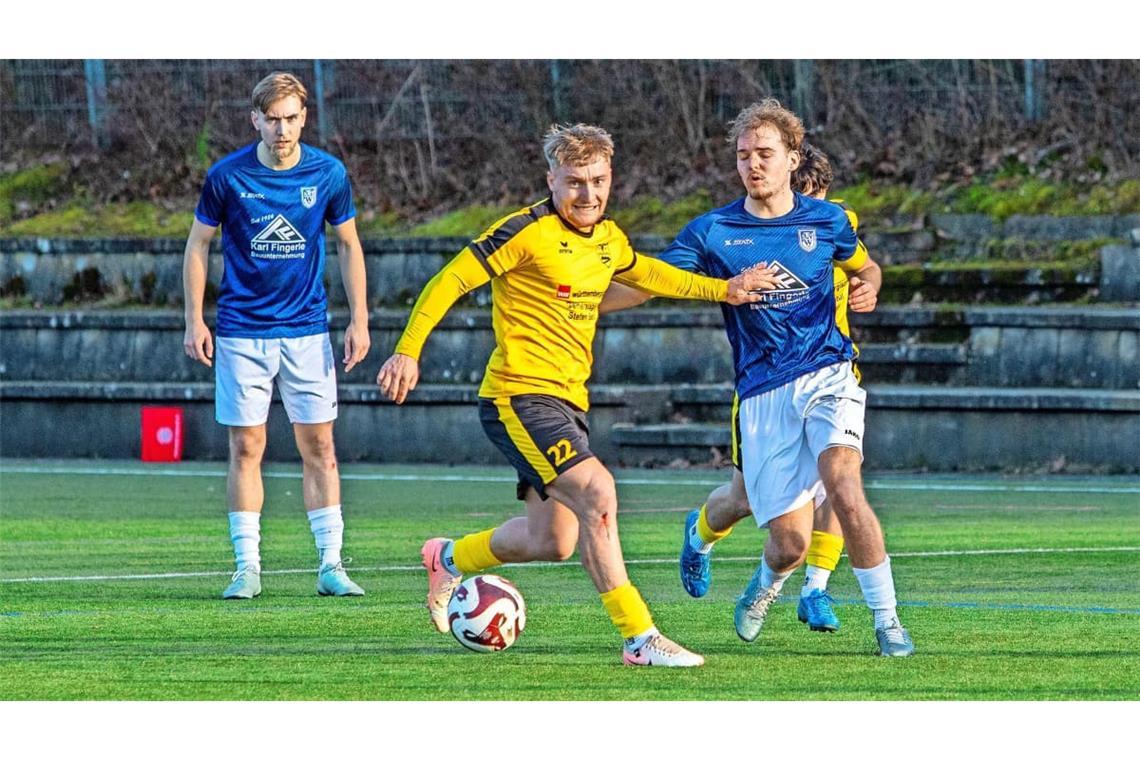 Der TSVW Esslingen ist bereits in die A-Liga aufgestiegen. Der TSV Baltmannsweiler um den spielenden Co-Trainer Kalle Maier (Mitte) will in dieser Saison nachziehen.