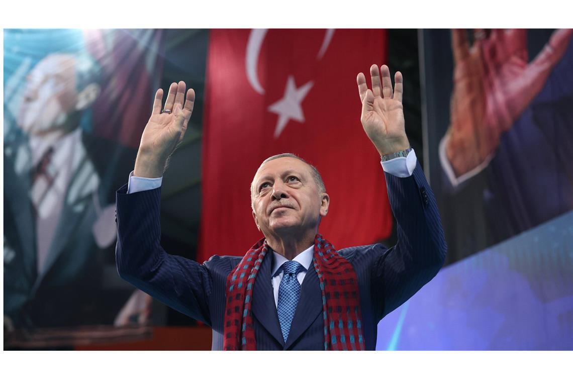 Erdogan wird Schlüsselfigur in Nahost Der türkische Staatschef Recep Tayyip Erdoğan wünscht sich sein Land als die Türkei als dominierende Regionalmacht .
