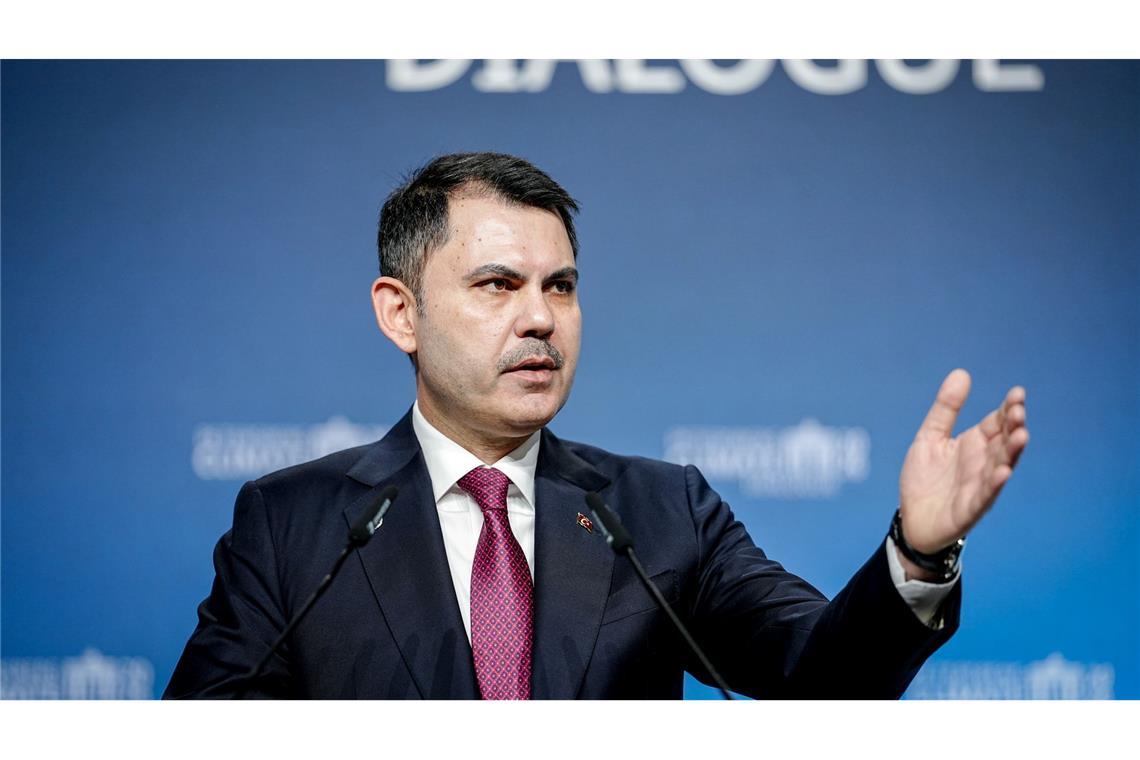 Der türkische Umweltminister Murat Kurum nutzt die Berliner Bühne für einen Appell.