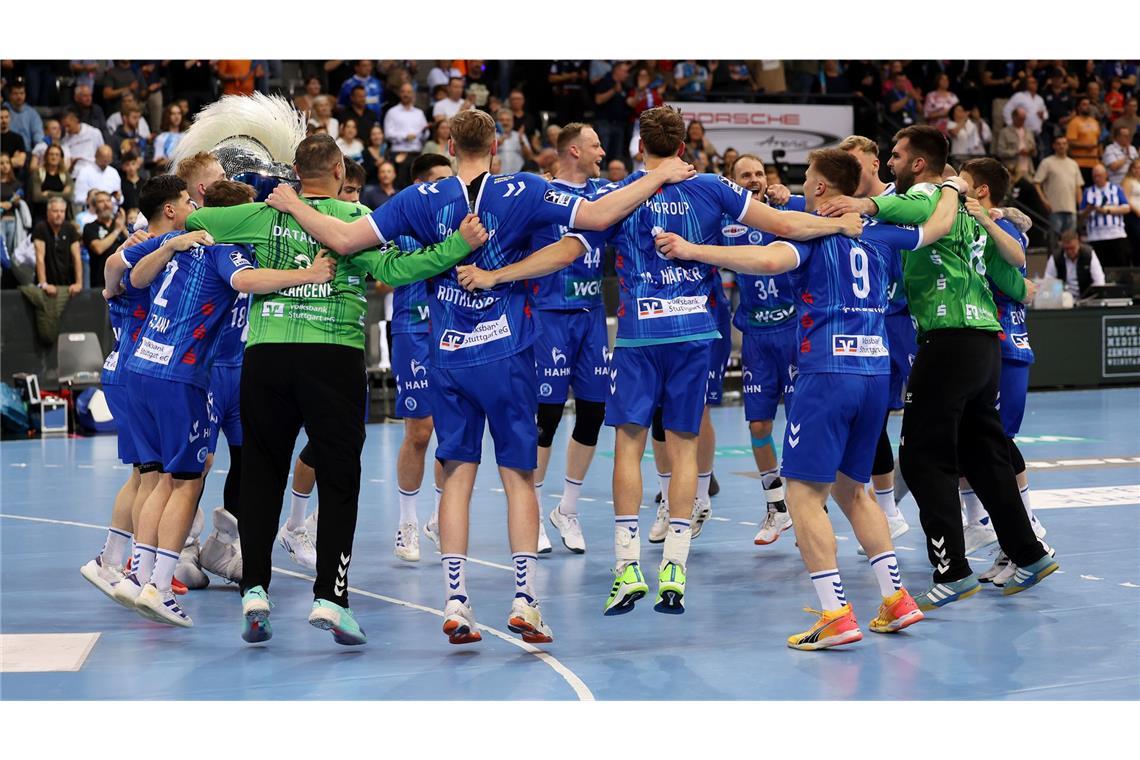 Tränen bei Trainer Jürgen Schweikardt – aus Freude Der TVB Stuttgart jubelt.