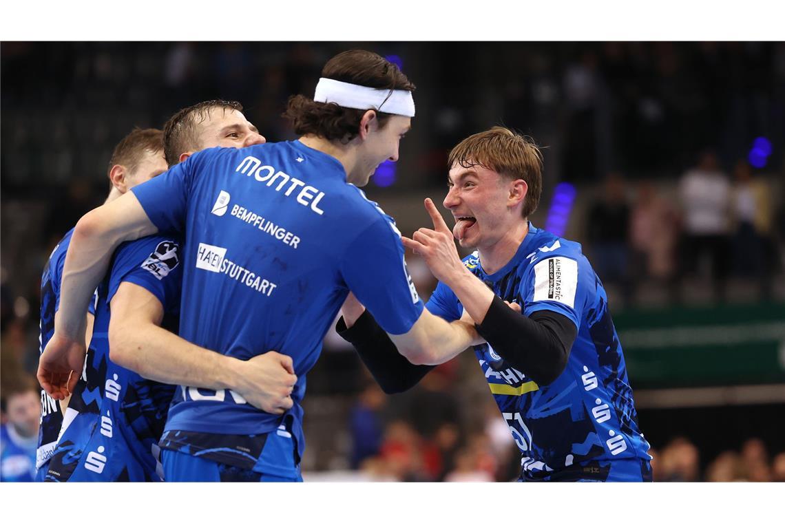 Der überragende Jakob Nigg (re.) jubelt mit Rechtsaußen-Kollege Kasper Lien.