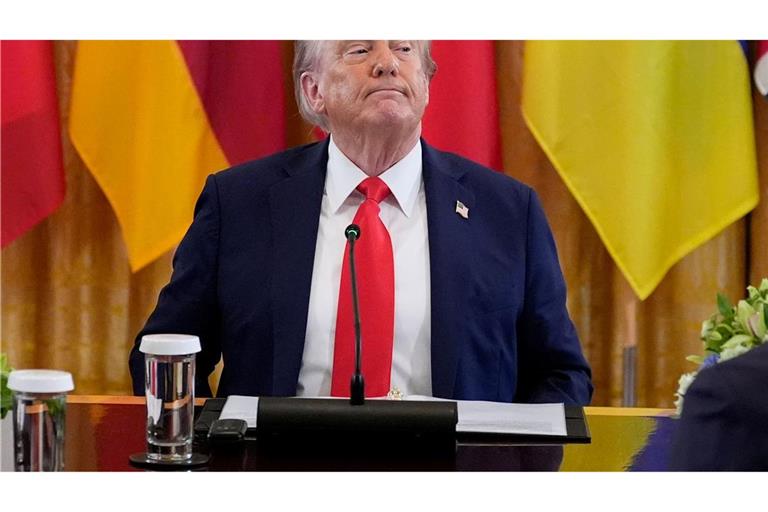 Der Ukraine-Gipfel wurde für ein Telefonat zwischen Trump und Putin unterbrochen.