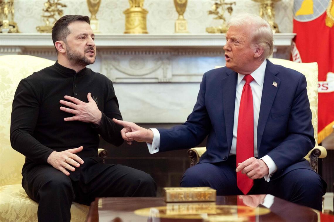Kommentar: Die Welt weiß nun, woran sie ist Der ukrainische Präsident Selenskyj (li.) widerspricht US-Präsident Trump.