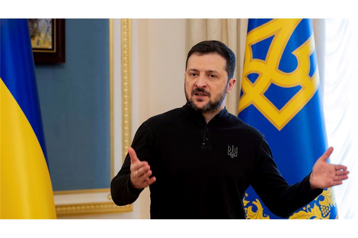 Trump nennt Selenskyj einen Diktator Der ukrainische Präsident Selenskyj wirft US-Präsident Trump Desinformation vor.