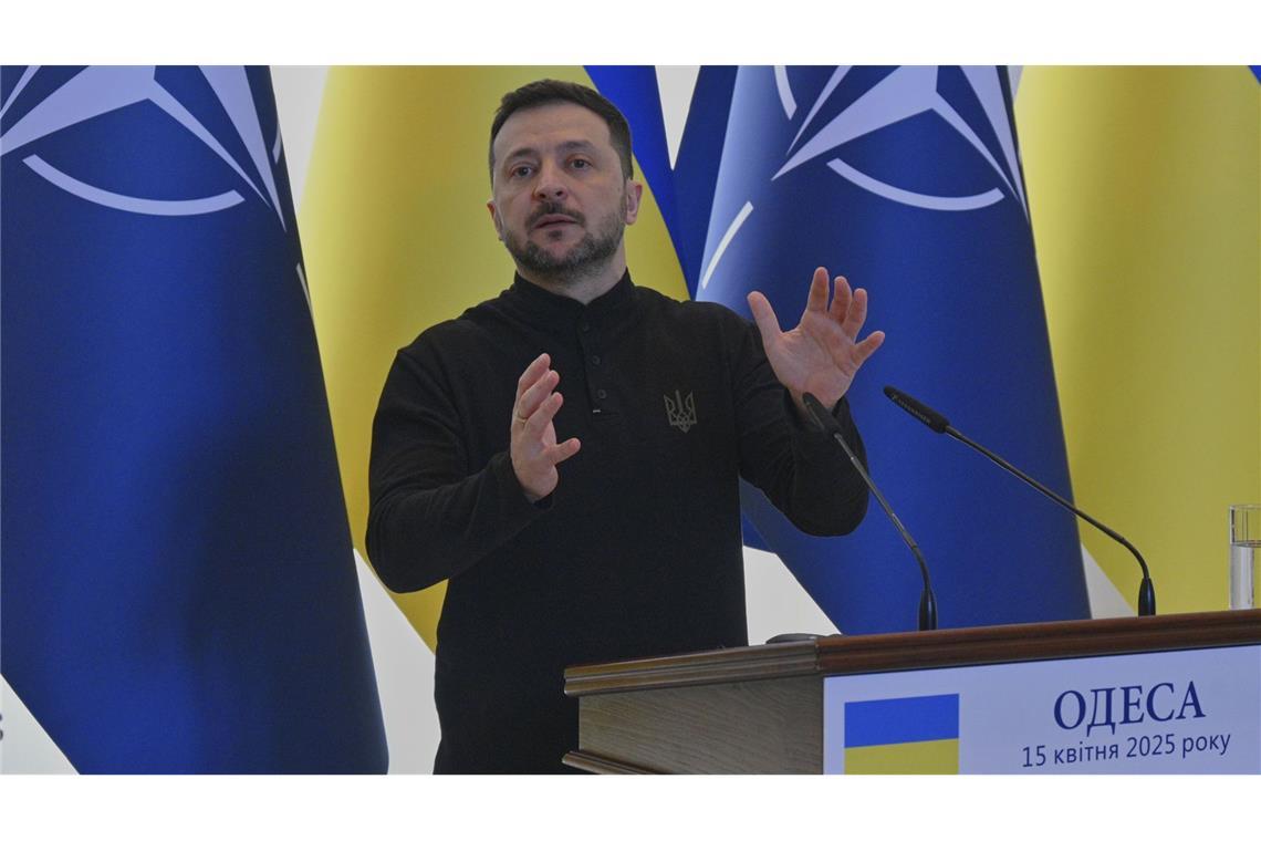 Selenskyj: Nur wir dürfen über Grenzen der Ukraine reden Der ukrainische Präsident warnte vor unzulässigen Zugeständnissen.