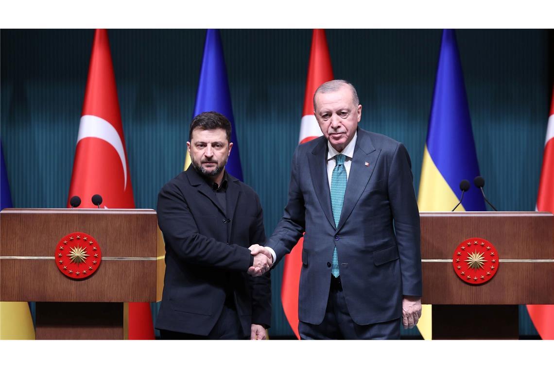Der ukrainische Präsident Wolodymyr Selenskyj hat Gespräche mit dem türkischen Präsidenten Recep Tayyip Erdogan angekündigt. (Archivbild)