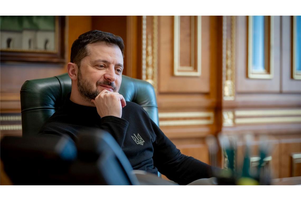 Selenskyj: Brauchen mehr Raketen und Drohnen Der ukrainische Präsident Wolodymyr Selenskyj zeigte sich zufrieden mit den Einsätzen neuer Drohnen und Raketen. (Archivbild)