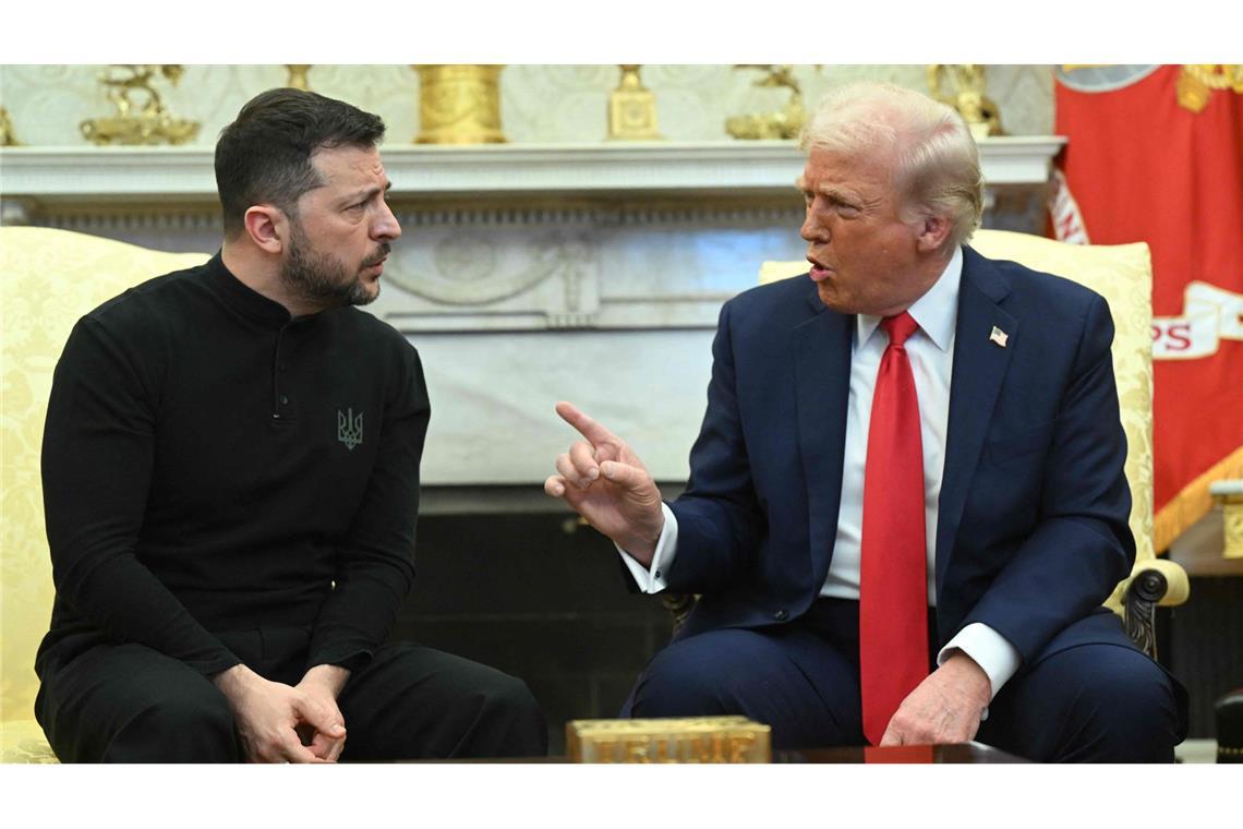 Das hitzige Wortgefecht zwischen Selenskyj und Trump im Video Der ukrainische Präsidenten Wolodymyr Selenskyj und US-Präsident Donald Trump lieferten sich vor laufenden Kameras ein hitziges Wortgefecht.
