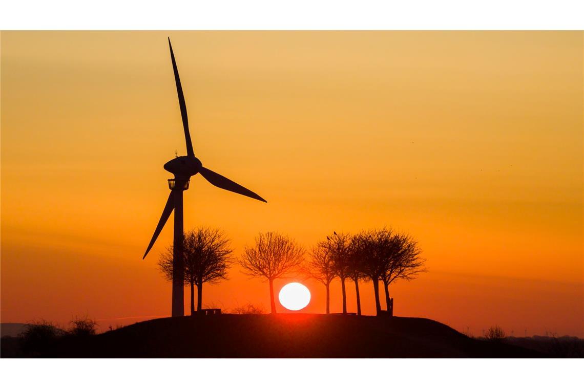 Der Umstieg von fossilen auf erneuerbare Energien ist ein Thema beim Petersberger Klimadialog. (Archivbild)