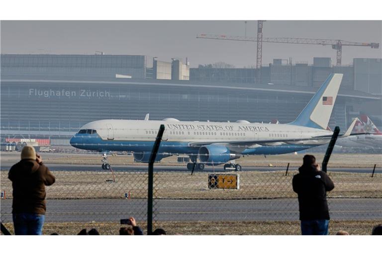 Der US-Präsident Donald Trump ist auf dem Flughafen von Zürich gelandet.
