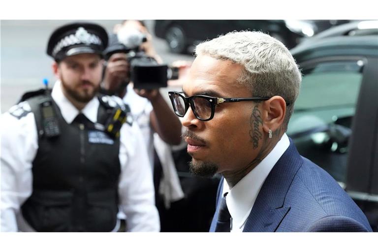 Der US-Sänger Chris Brown plädiert auf nicht schuldig.