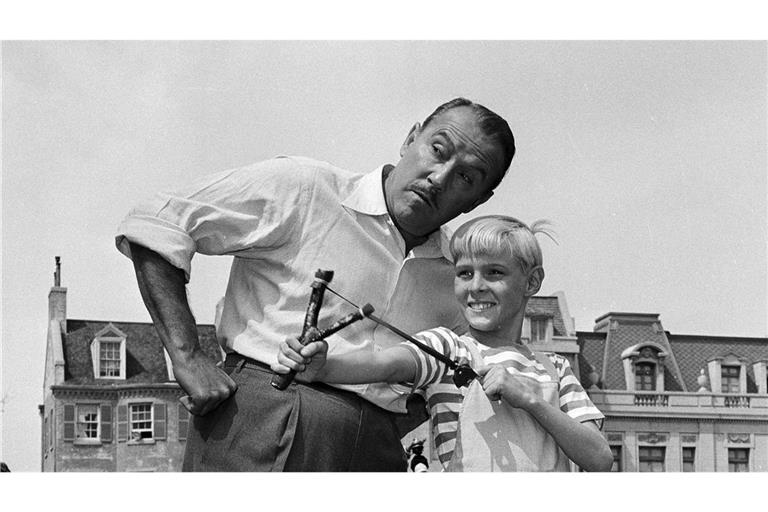 Der US-Schauspieler Jay North (r) in der die Rolle des Dennis.